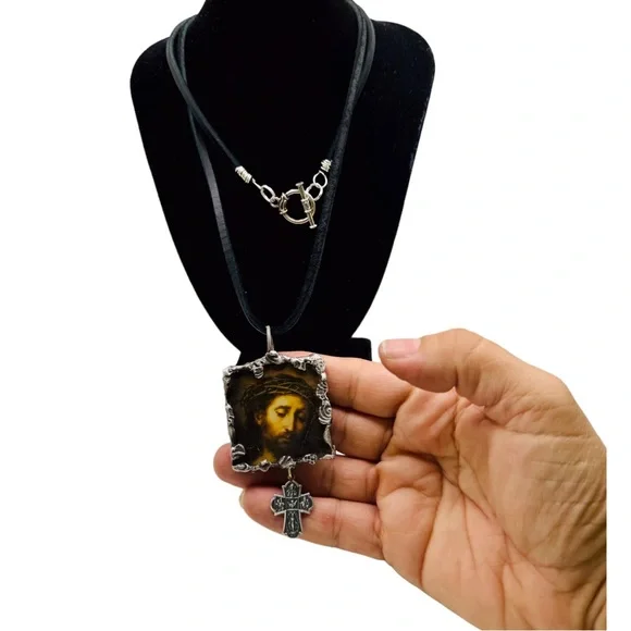 Reversible Suffering Christ Pendant w/ Silver Bezel & 925 Vntg Religious 4 Charm - Picture 4 of 16